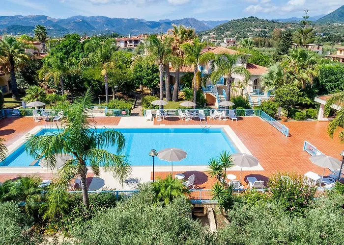 Apartahotel Mare Azzurro 4*